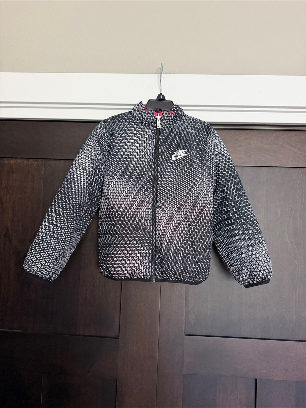 Nike Kids Black and White Reversible Bright Pink Puffer Jacket size 6